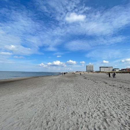 Exclusive Fewo In Warnemuende, 150M To The Beach, 2 Bathrooms, 2 Bedrooms, Sauna, Wifi And Much More. Rostock Buitenkant foto