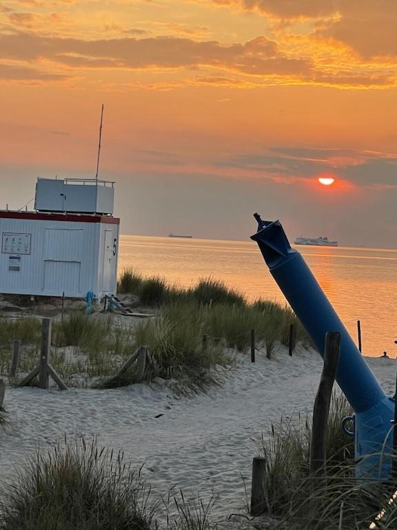 Exclusive Fewo In Warnemuende, 150M To The Beach, 2 Bathrooms, 2 Bedrooms, Sauna, Wifi And Much More. Rostock Buitenkant foto