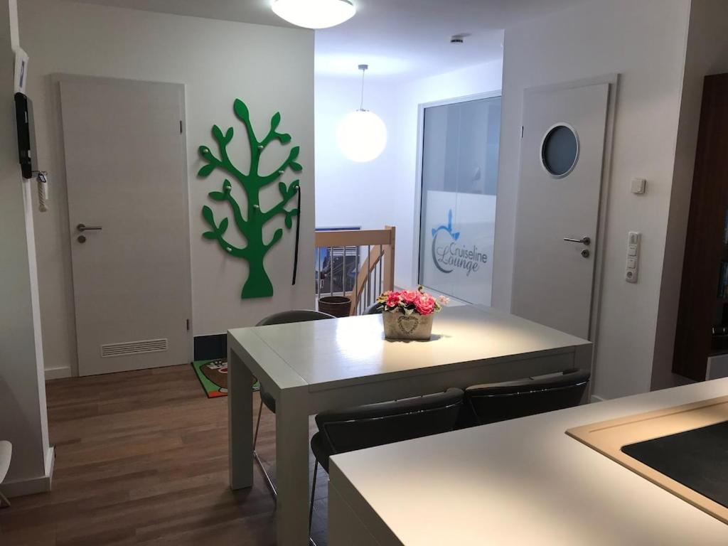Exclusive Fewo In Warnemuende, 150M To The Beach, 2 Bathrooms, 2 Bedrooms, Sauna, Wifi And Much More. Rostock Buitenkant foto