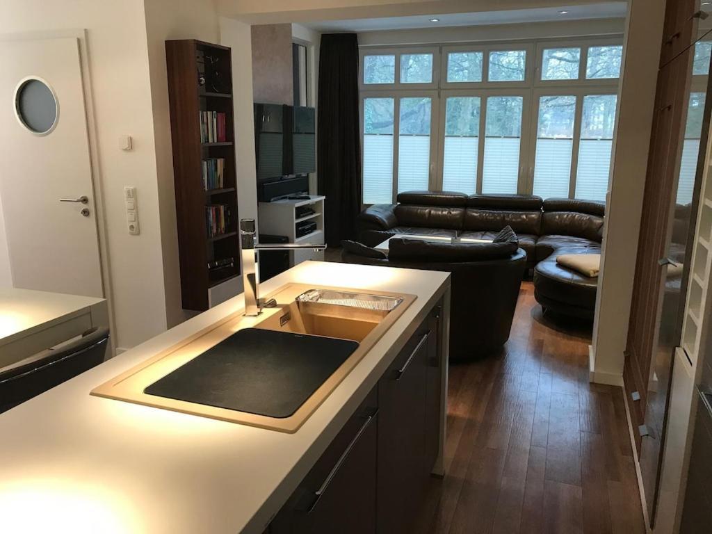 Exclusive Fewo In Warnemuende, 150M To The Beach, 2 Bathrooms, 2 Bedrooms, Sauna, Wifi And Much More. Rostock Buitenkant foto